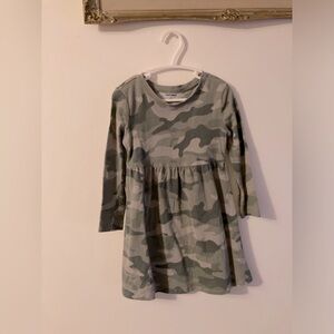 Old Navy Green Camouflage Dress Fit and Flare Long Sleeve Toddler Dress Size 4T